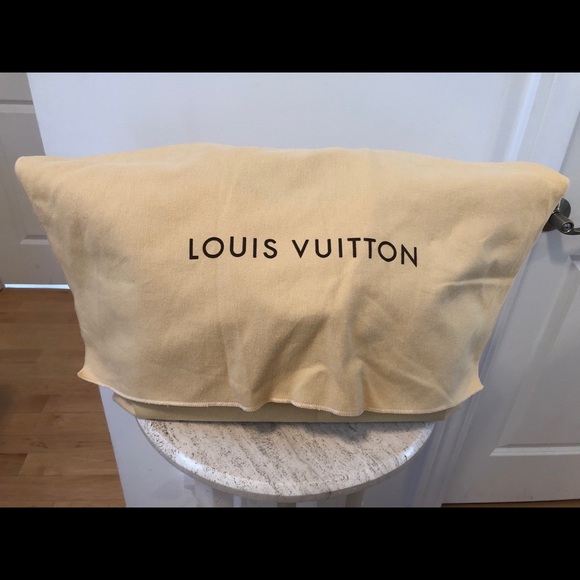 Authentic Louis Vuitton Tivoli GM (tags, dust bag) - Picture 8 of 8